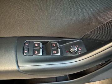 Audi Q3 sport quattro *TOTWASSIST*LED*NAVI*AHK*KAM*