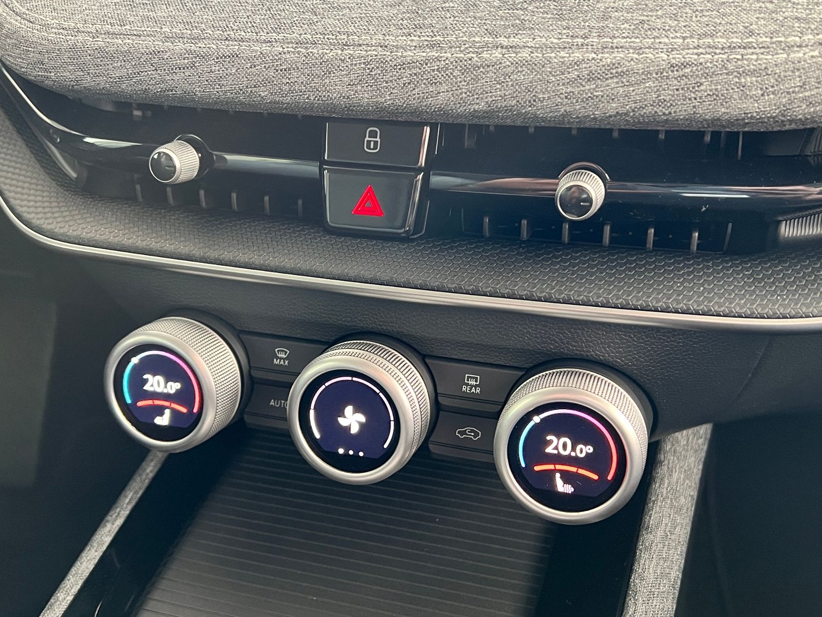 Fahrzeugabbildung SKODA Superb Combi Selection 1.5 TSI mHEV DSG *AHK, Ar