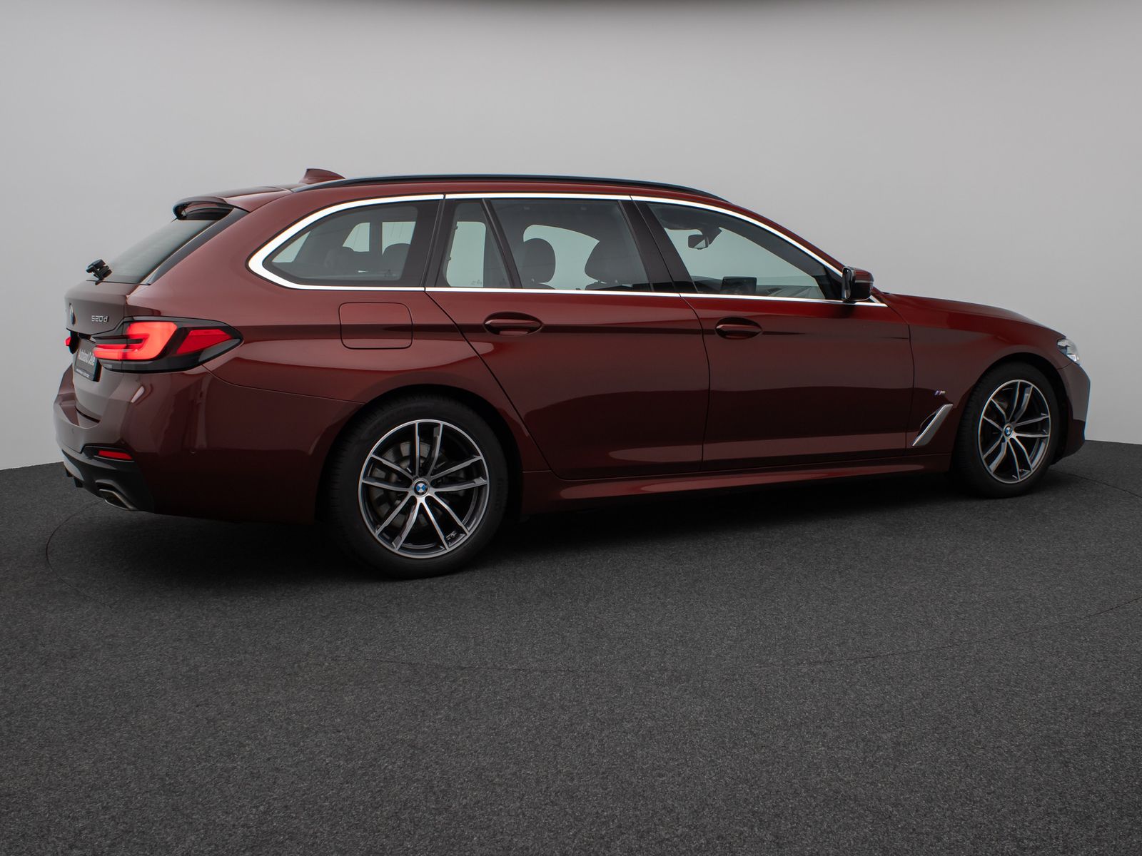 Fahrzeugabbildung BMW 520d xD M Sport Kamera HUD DAB Alarm Individual