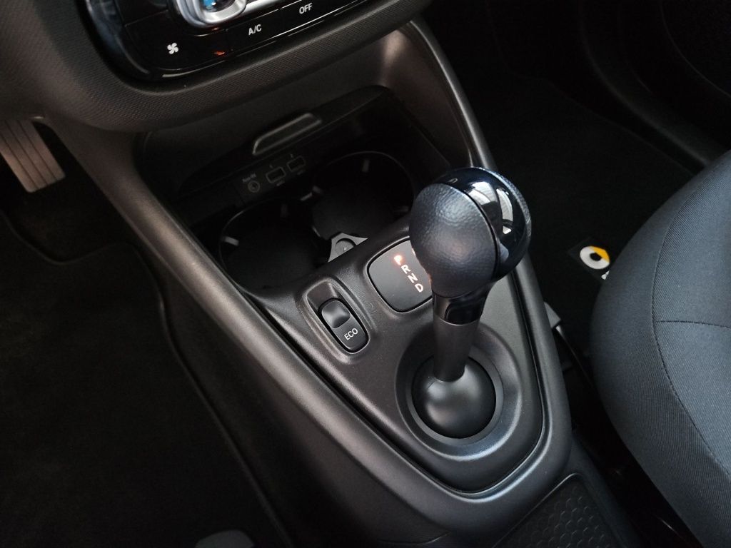 Fahrzeugabbildung Smart EQ ForFour Passion Kamera Pano SHZ Tempomat