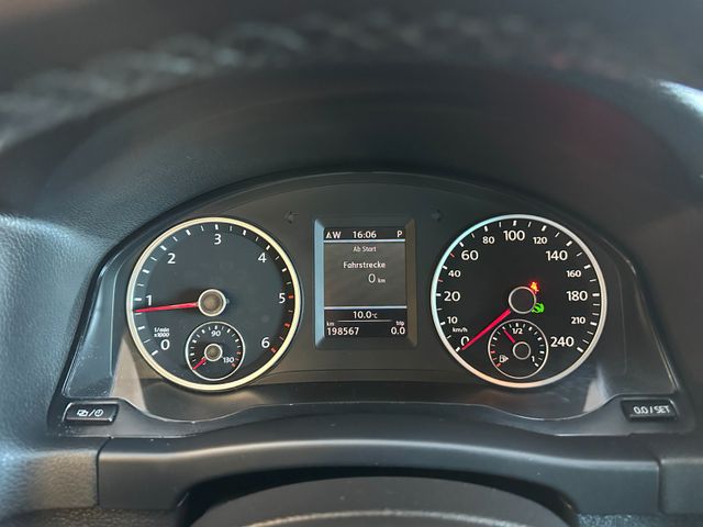 Volkswagen Tiguan Sport & Style 4Motion *BiXenon*Navi*AHK*