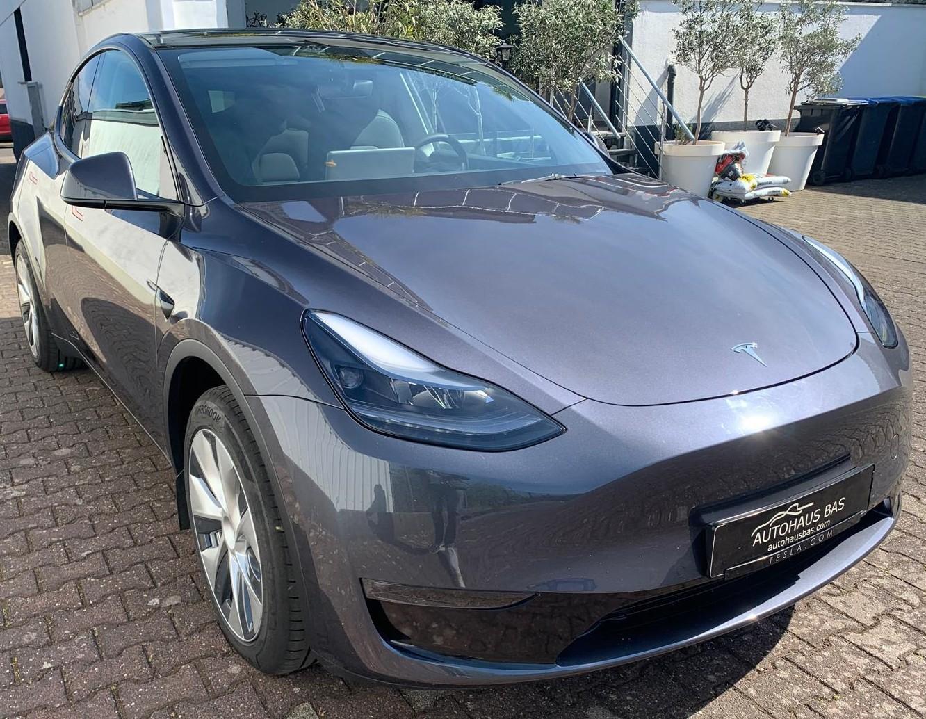 Tesla Model Y Long Range AWD