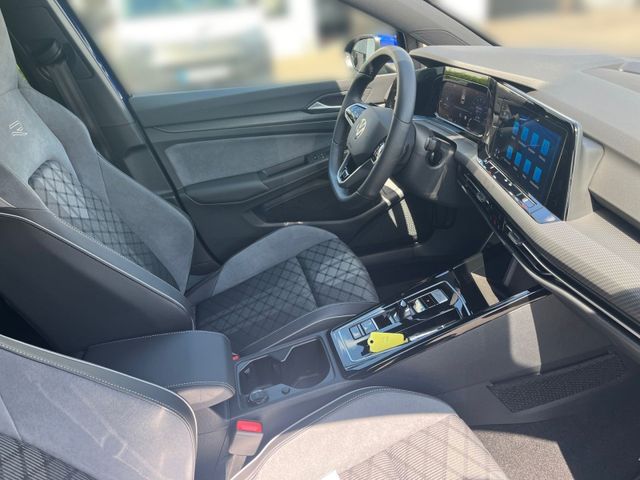 Golf VIII Variant 2.0 TSI DSG R-LINE LED+KAMERA+