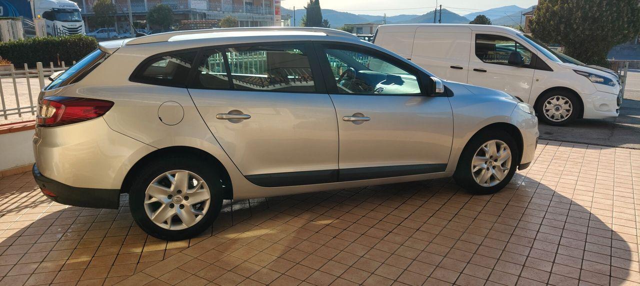 Renault Megane 2013 — rear view