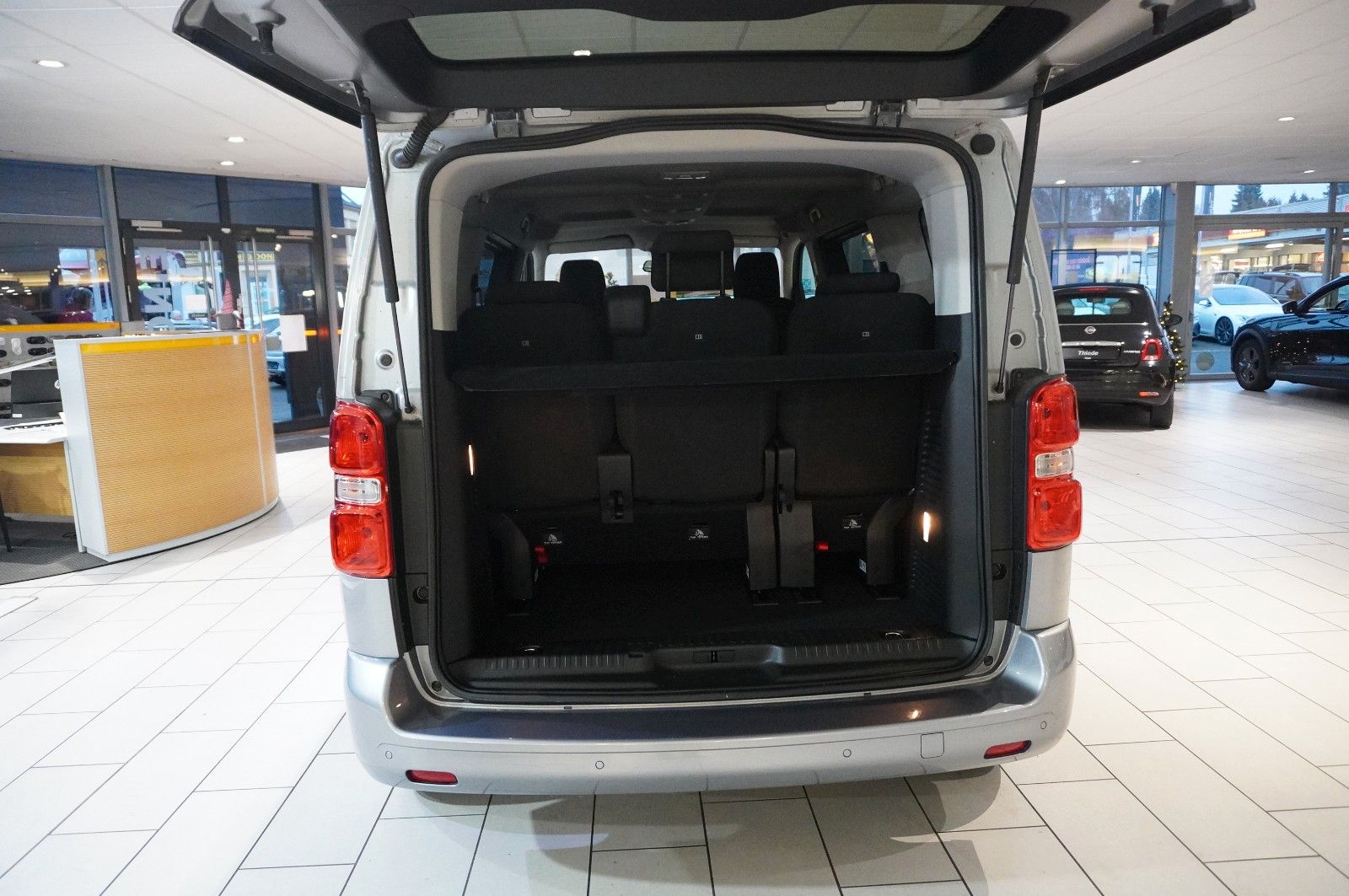 Fahrzeugabbildung Opel Zafira Life 2.0D "M" EDITION 8-SITZ NAVI/HUD/DAB