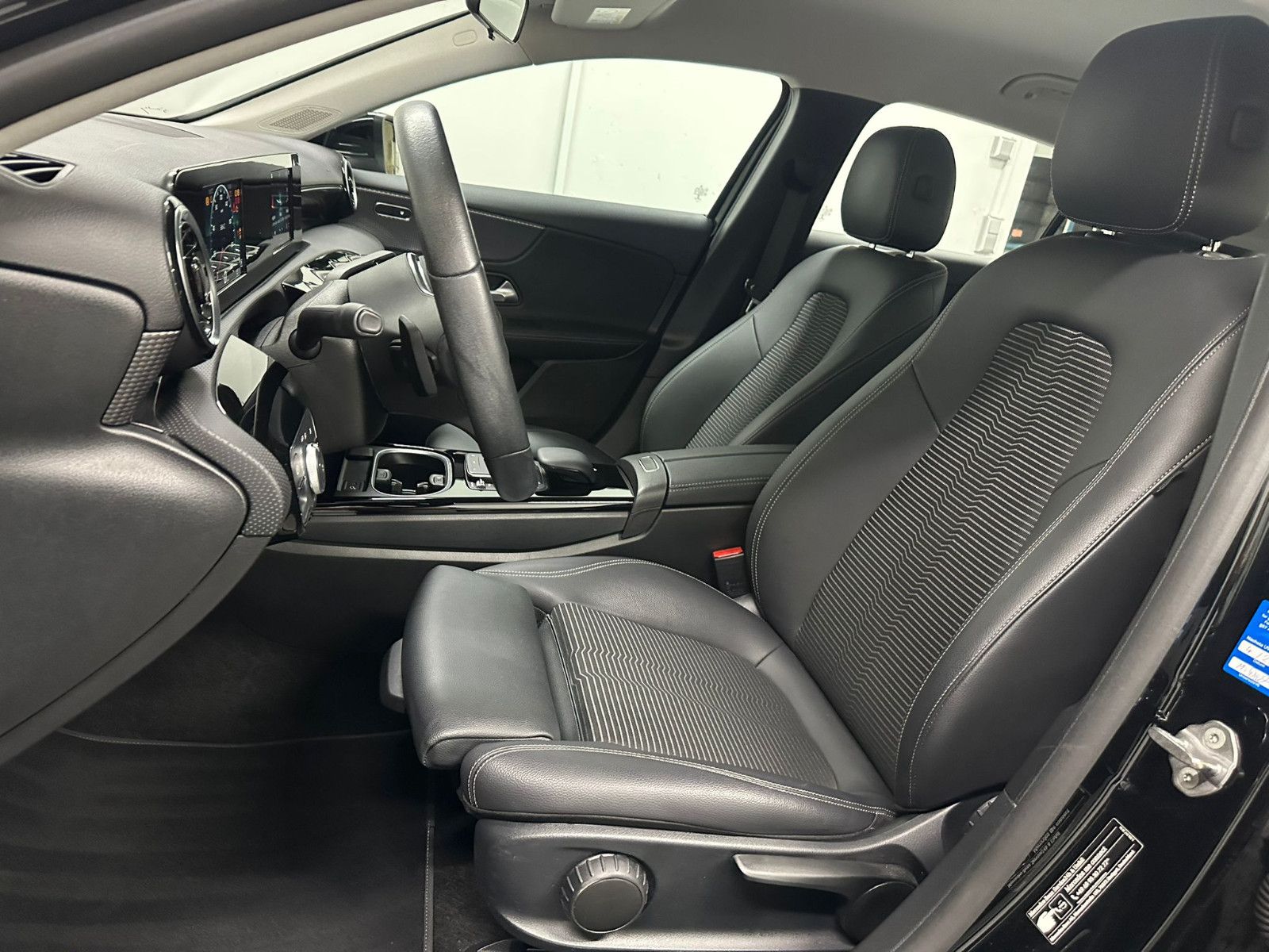 Fahrzeugabbildung Mercedes-Benz A 200 d *PROGRESSIVE*NAVI*