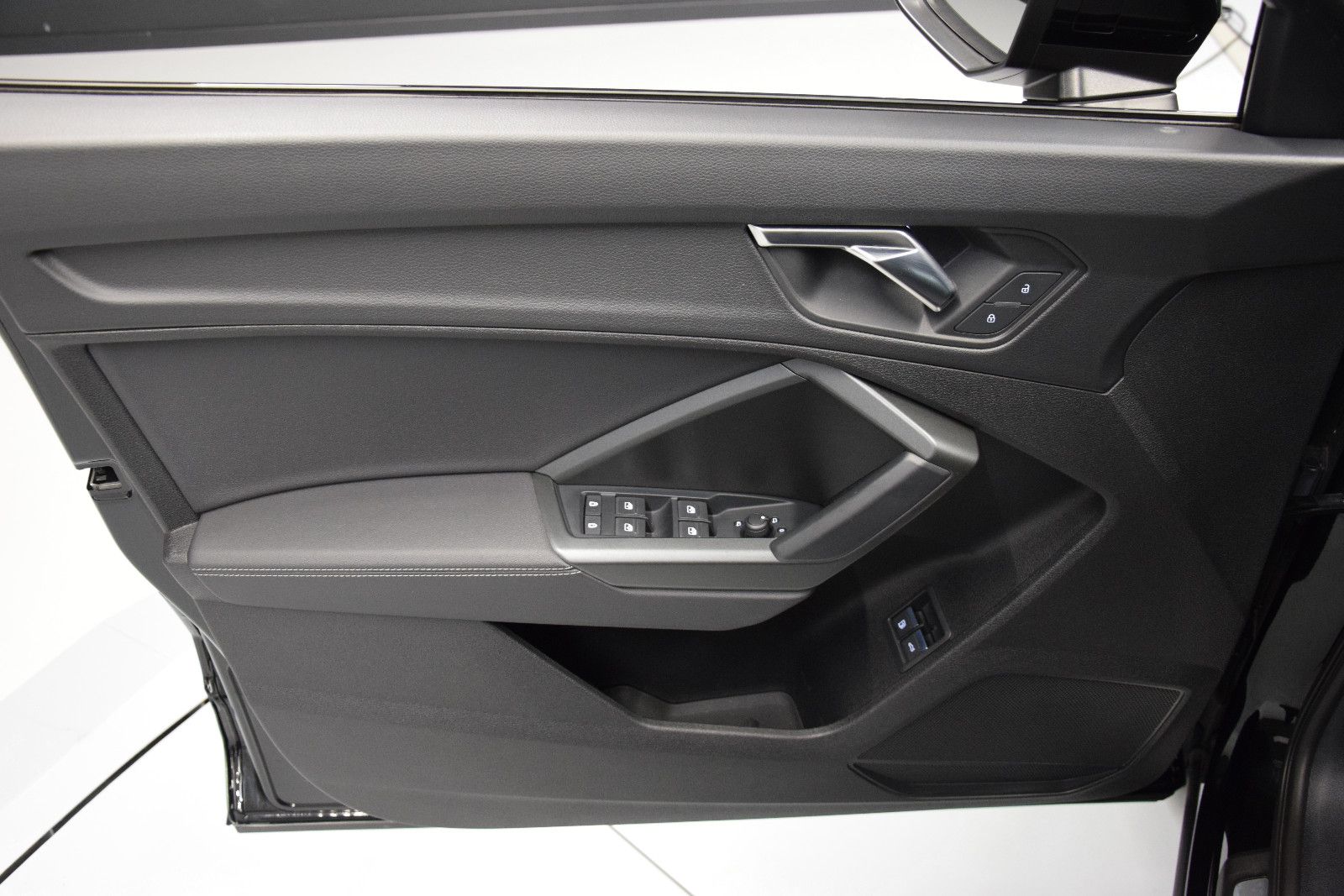 Fahrzeugabbildung Audi Q3 Sportback 45 TFSI e S line ACC Ambiente el.Hk