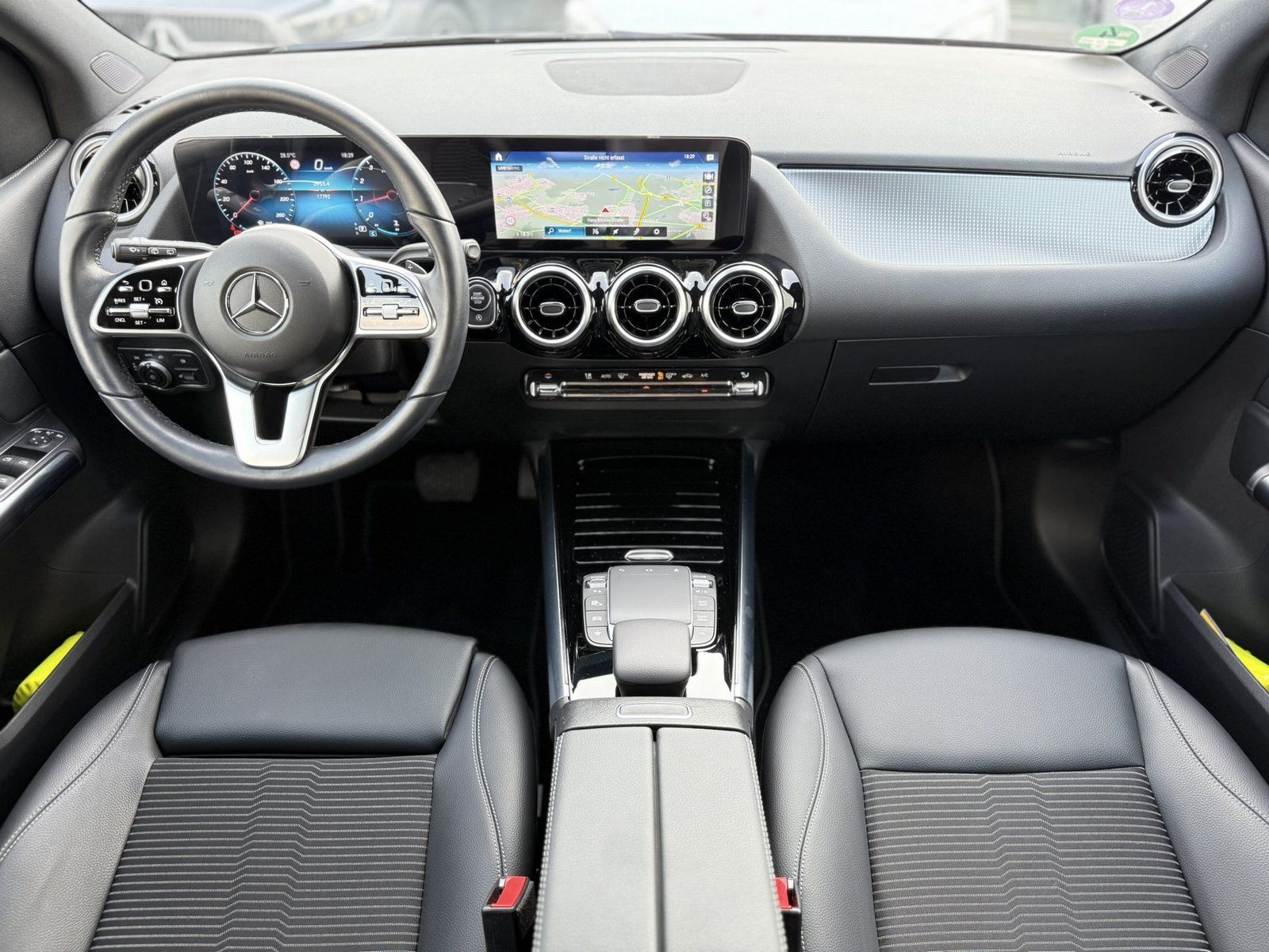 Fahrzeugabbildung Mercedes-Benz B 200 Progressive*LED*KAMERA*CARPLAY*SPURHALTE*