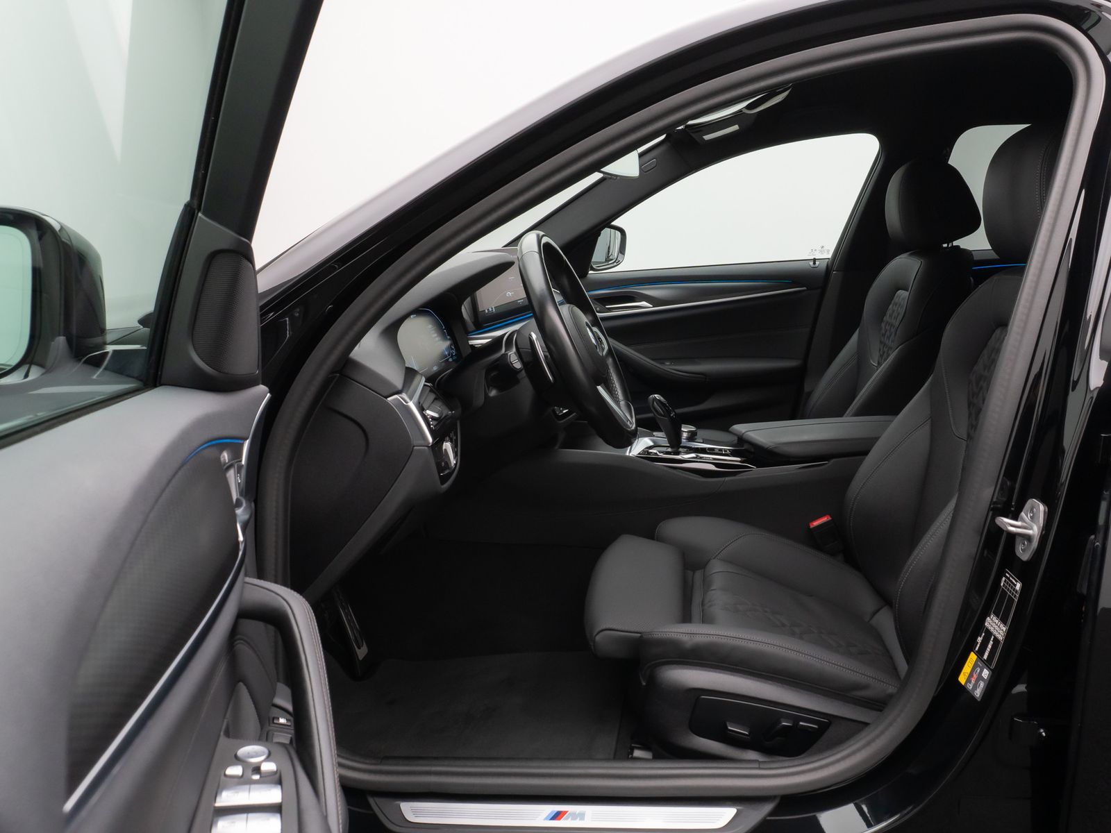 Fahrzeugabbildung BMW 530e xD M Sport Kamera Laser HUD DAB H/K Komfort