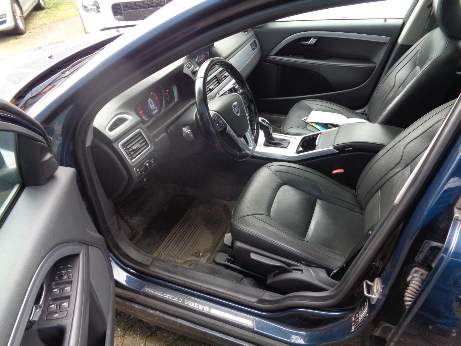 Volvo V70 2015 — photo 10