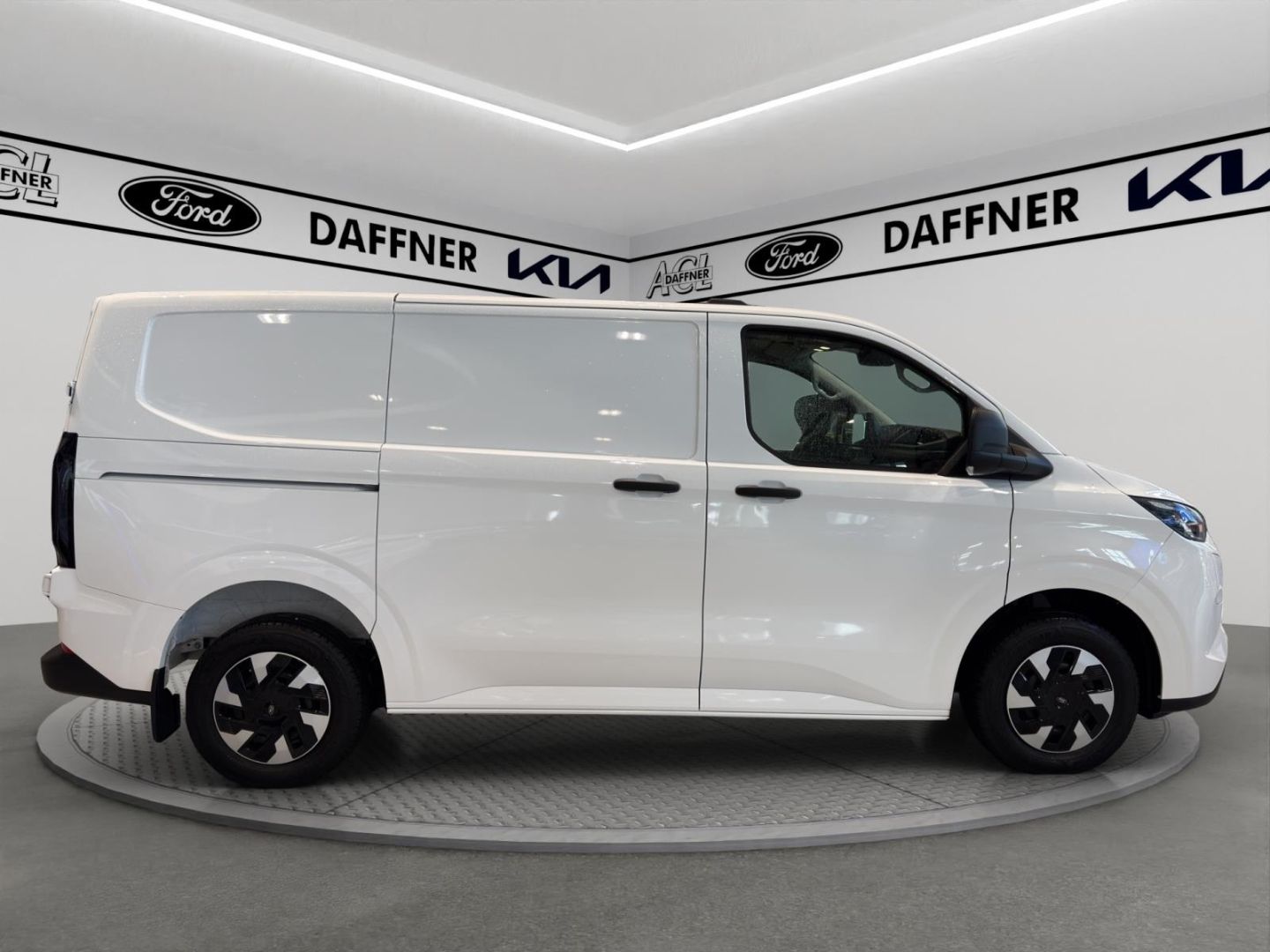 Fahrzeugabbildung Ford Transit Custom Kasten 320 L1 Trend FWD Plug-in H