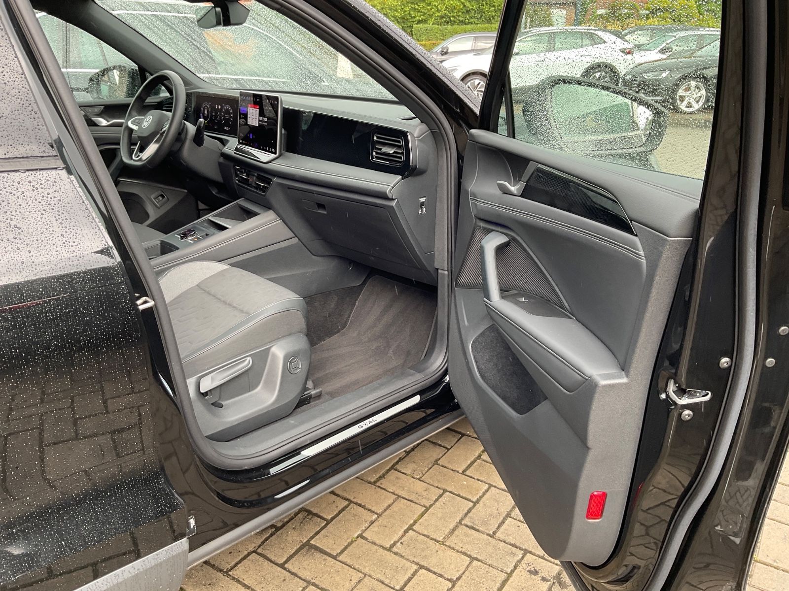 Fahrzeugabbildung Volkswagen Tiguan 1.5 eTSI DSG GOAL,AHK,Kamera,Navi,ACC,IQL