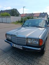 Mercedes-Benz  Oldtimer 300 D - Mercedes-Benz 200 in Ludwigshafen