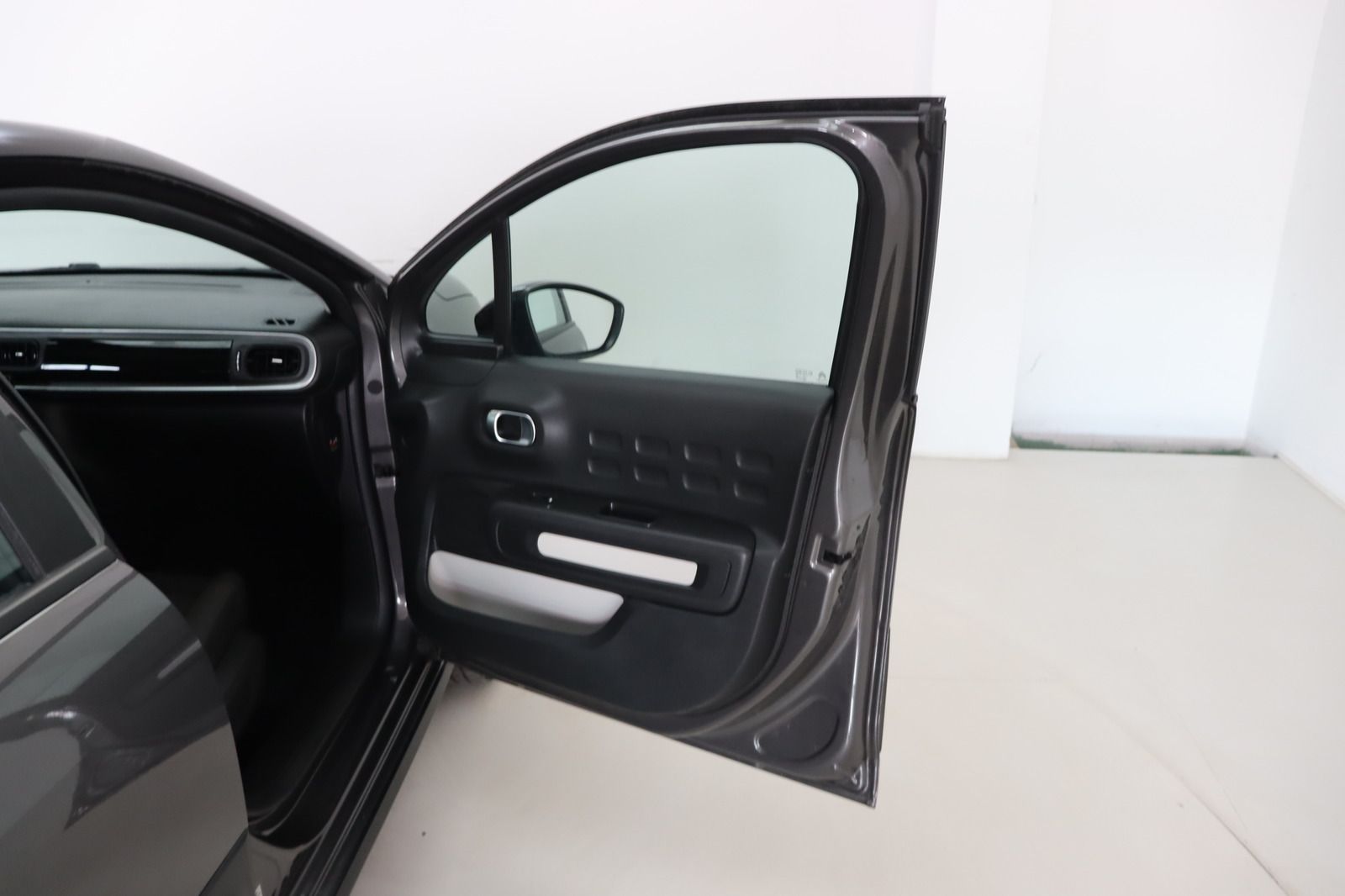 Fahrzeugabbildung Andere Citroën C3 1.2i Plus * Klimautom. * HU 08.2028