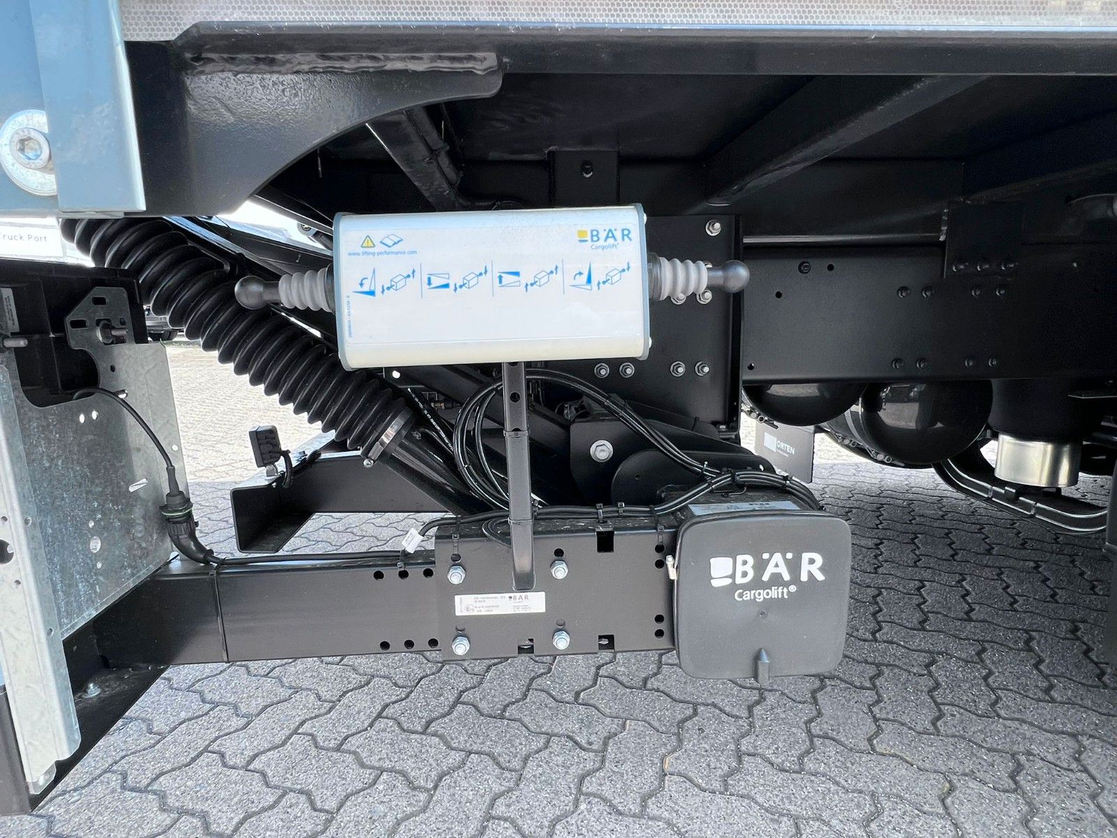 Fahrzeugabbildung MAN TGM 26.320 L / LBW / AHK /LIFT-LENKACHSE