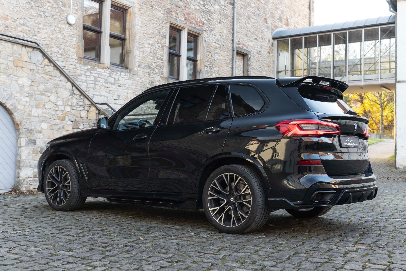 Fahrzeugabbildung BMW X5 xDrive40i M-SPORT HUD H&K 360° LASER ACC TOTW