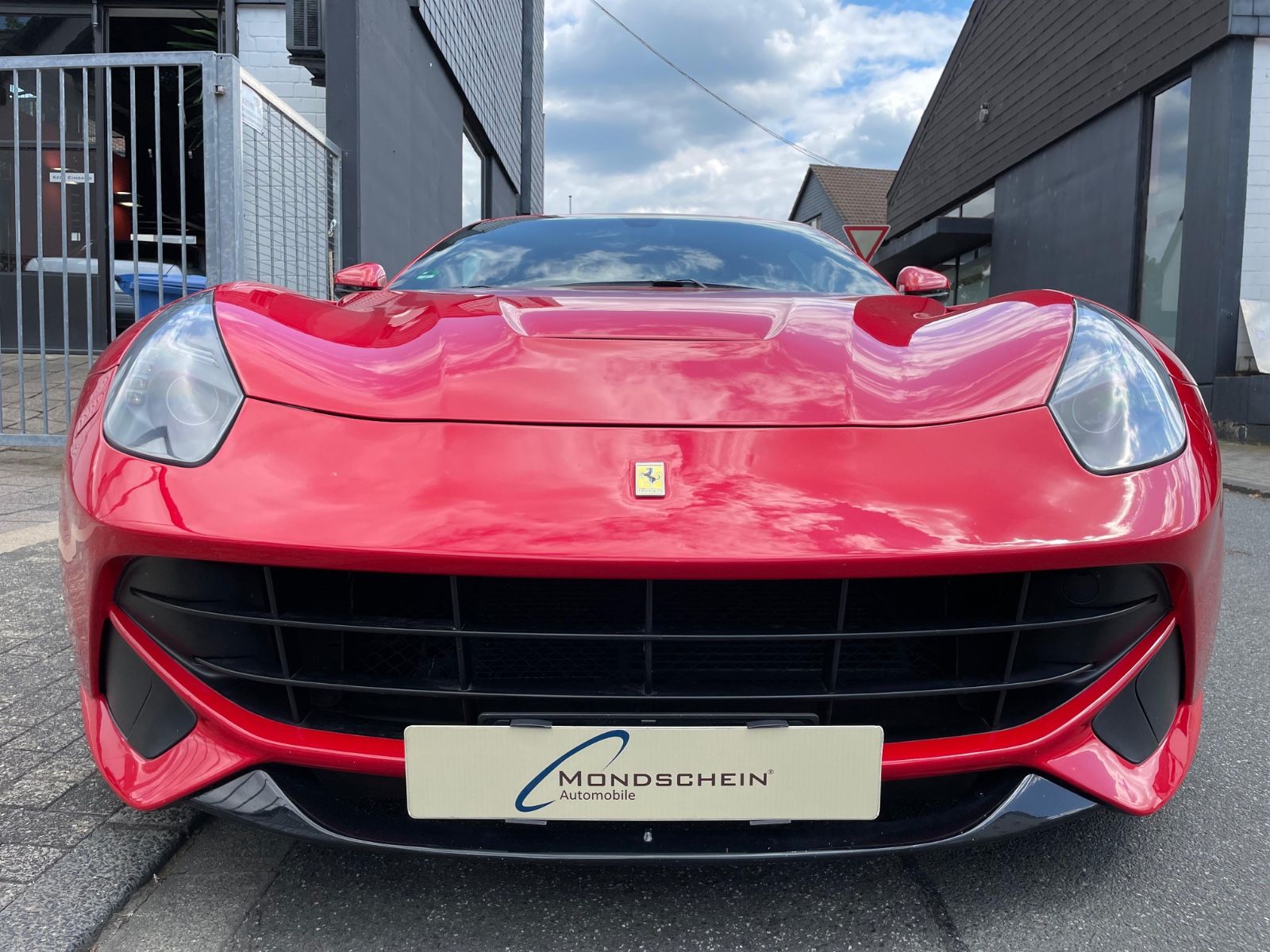 Fahrzeugabbildung Ferrari F12 Berlinetta Novitec |Carbon|LED Lenkrad|Navi|