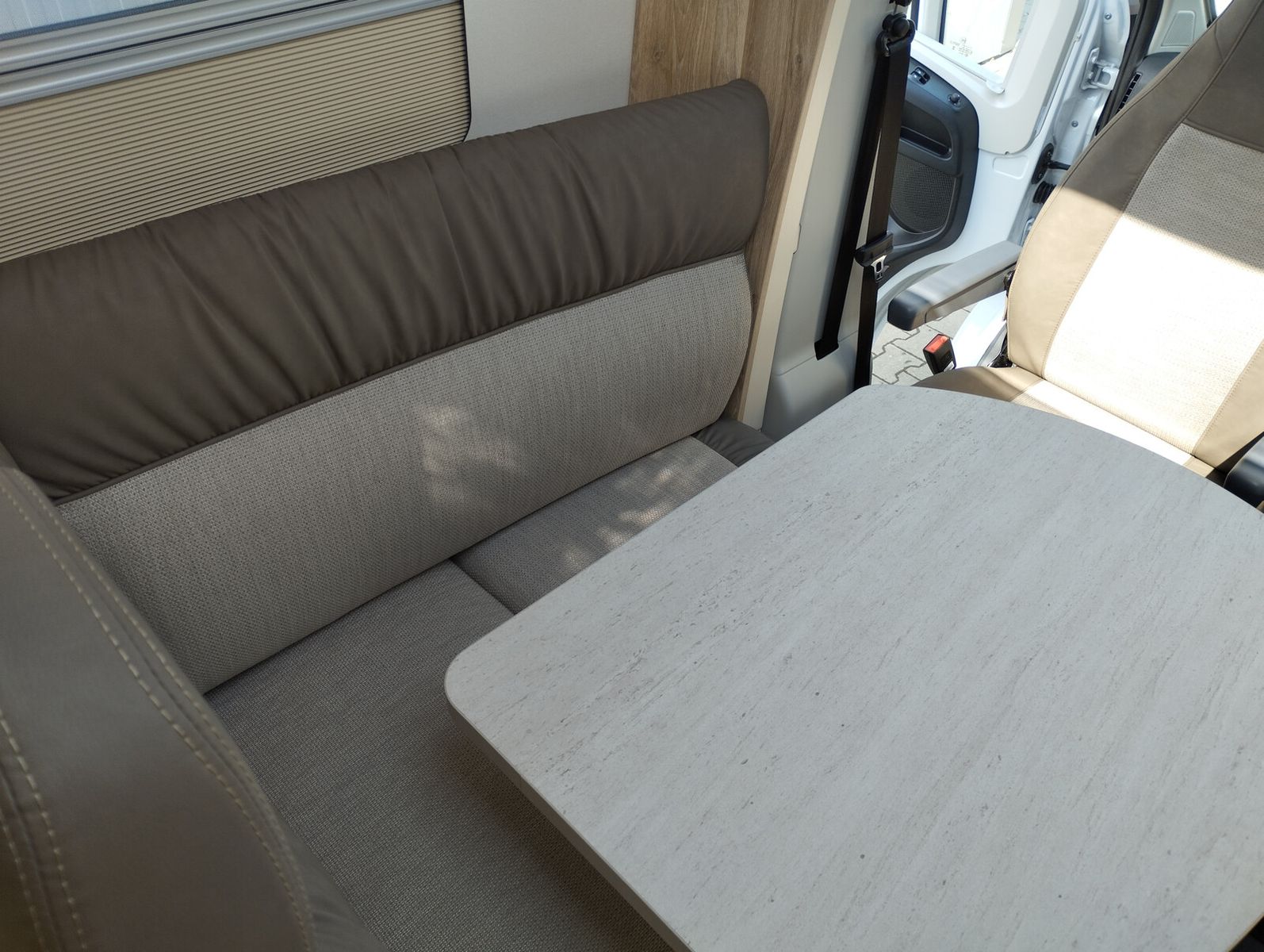 Fahrzeugabbildung Eura Mobil Profila T PT 695 EB Automatik, Mondial Pakete