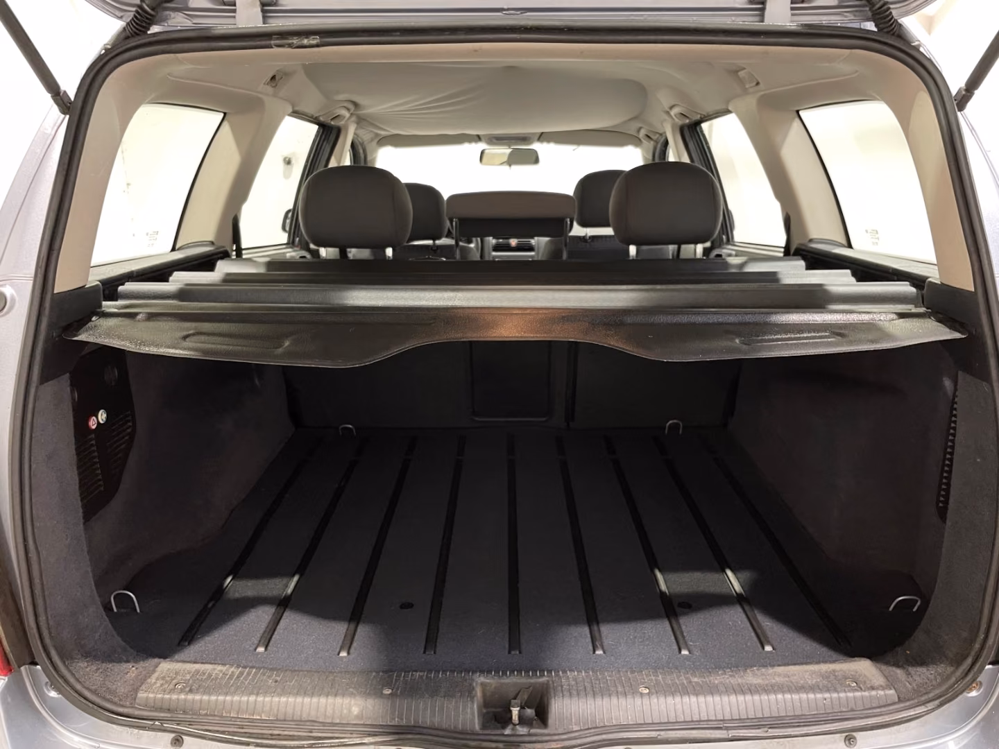 Opel Astra 2009 — photo 7