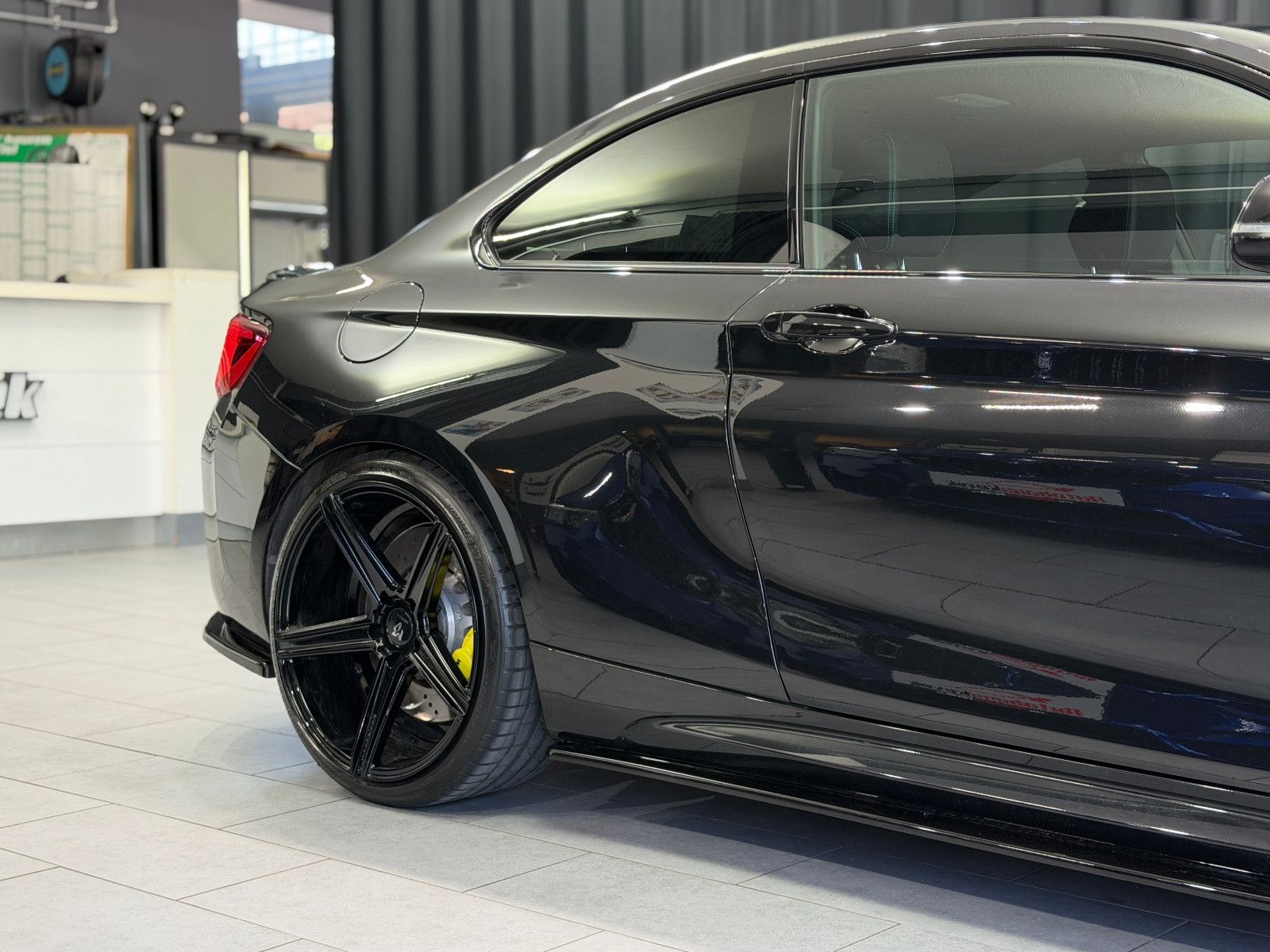 Fahrzeugabbildung BMW M2 Coupe |HJS|H/K|M-PERFORMANCE|H&R