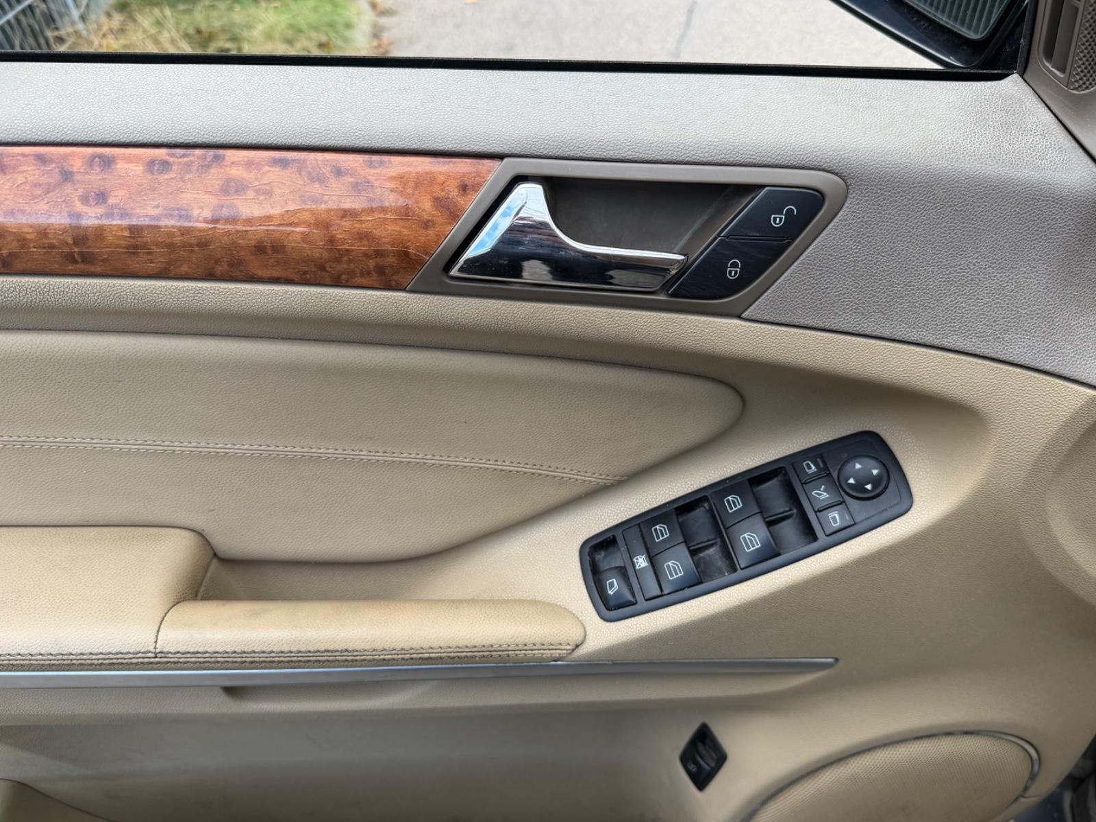 Mercedes-Benz GL350 2009 — photo 14