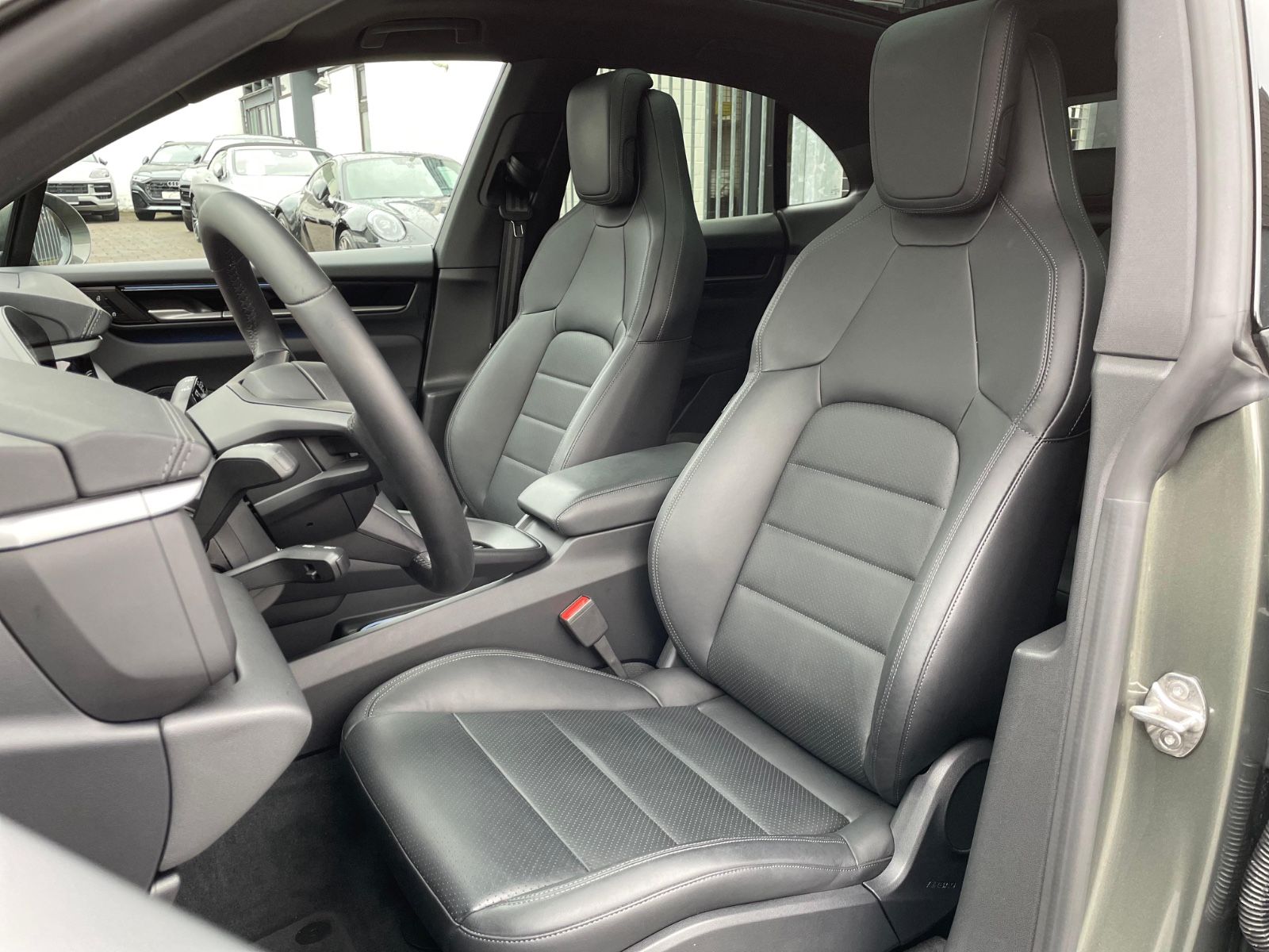 Fahrzeugabbildung Porsche Macan 4 |ACC|22"|Pano|3.Disp|SportChrono|PASM|