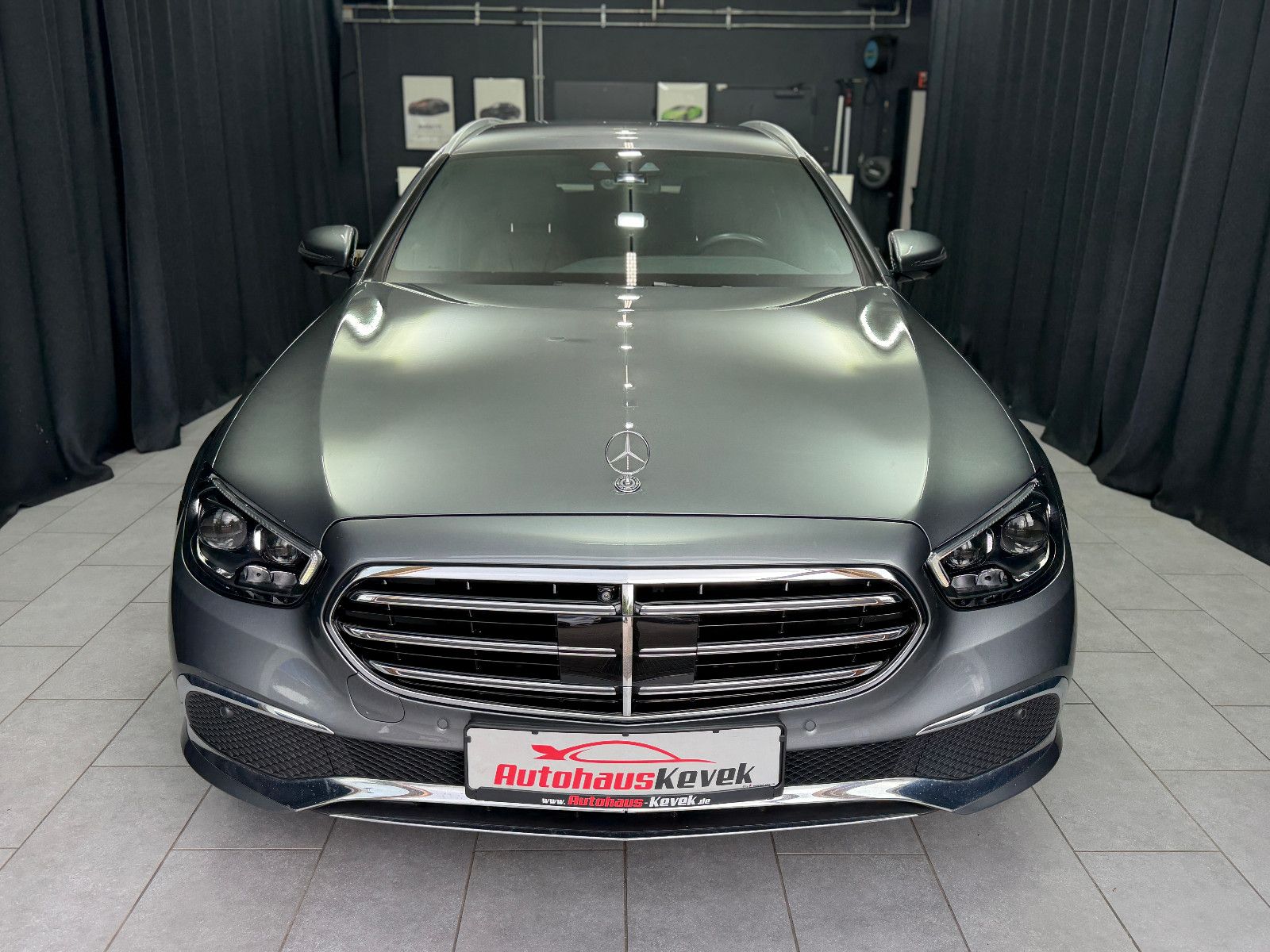Fahrzeugabbildung Mercedes-Benz E 300 de T-Modell |BURMESTER|MULTIBEAM-LED