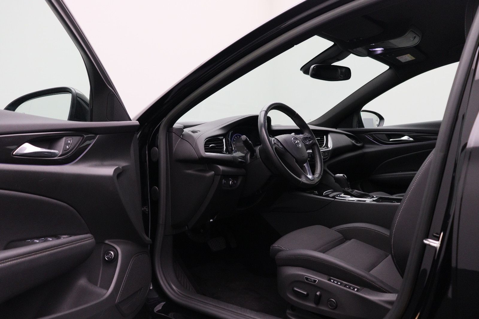 Fahrzeugabbildung Opel Insignia B Sports Tourer 2.0 Elegance