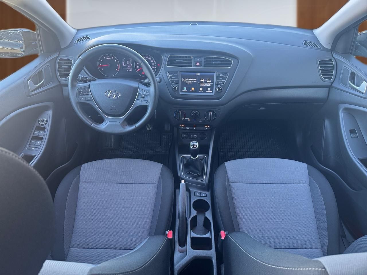 Fahrzeugabbildung Hyundai i20 TREND KAMERA*SHZ*LHZ*CARPLAY*KLIMA*PDC*RADIO