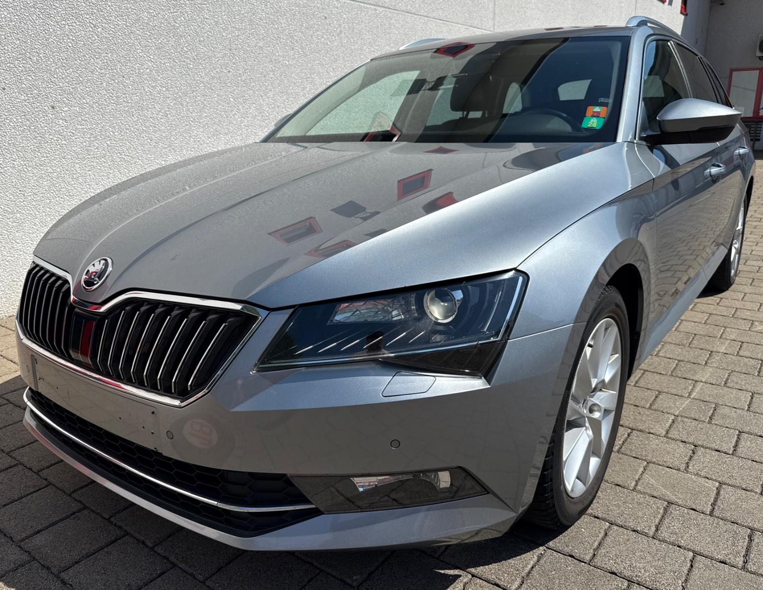 Skoda Superb Combi Style Aut. Leder,Xenon,Navi,PDC,Eu6