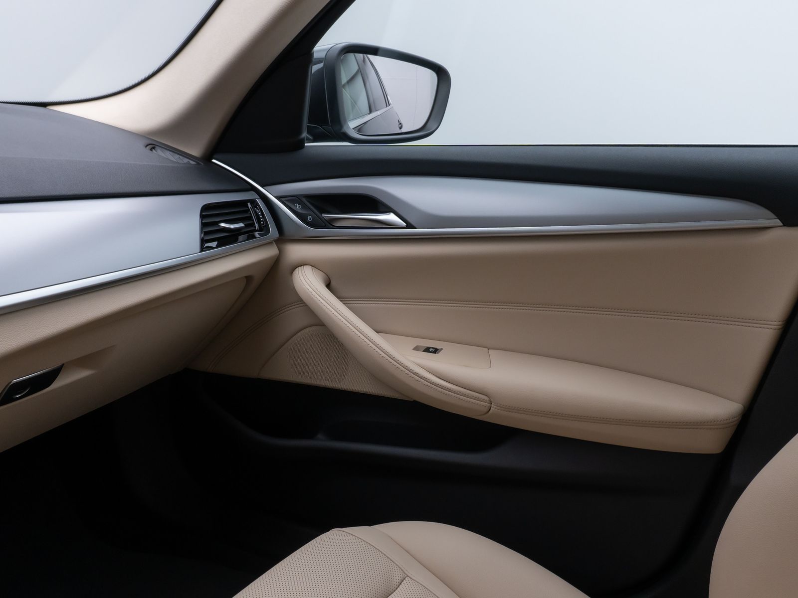 Fahrzeugabbildung BMW 520d Kamera HUD DAB CockPitPro Sitzhzg Alarm LED