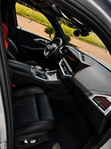 BMW XM 4.4 - - graue BMW XM