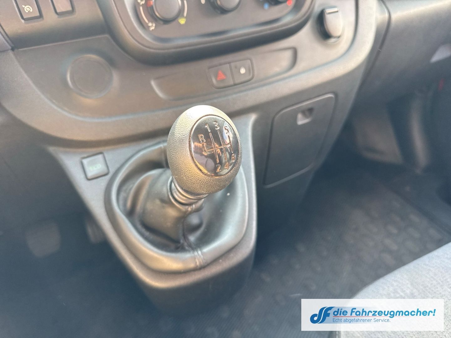 Fahrzeugabbildung Opel Vivaro B Kasten Combi L1H1 2,7t *2198