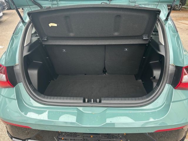 Fahrzeugabbildung Hyundai i20 FL (MY25) 1.0 T-GDI (100 PS) Select Funktion