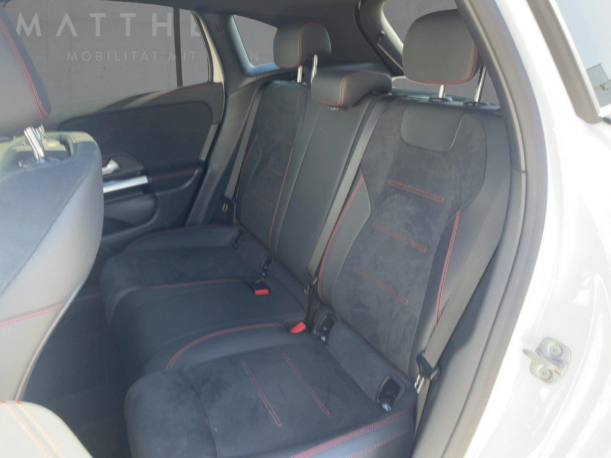 Fahrzeugabbildung Mercedes-Benz GLA 200 d AMG/Night/Pano/Kamera/AHK