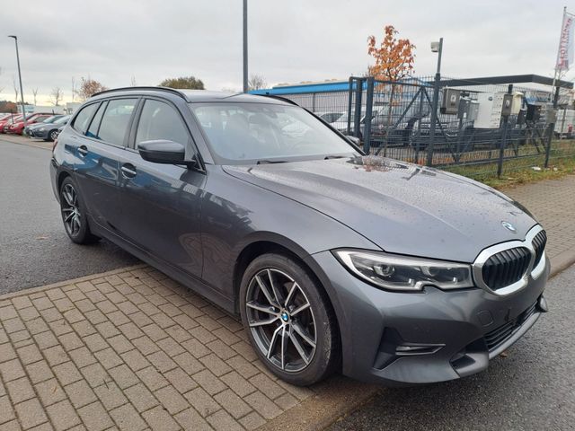 BMW 320 d Touring/Sport Line/Navi/Teilleder/Xenon