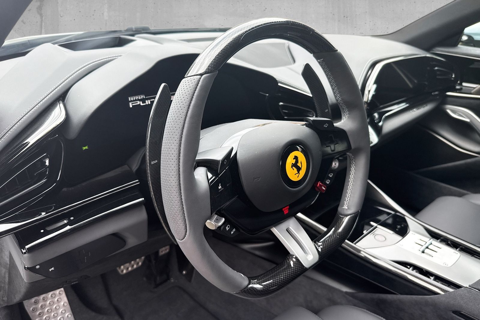 Fahrzeugabbildung Ferrari Purosangue*Voll Carbon*Massage Sitze*JBL*LED