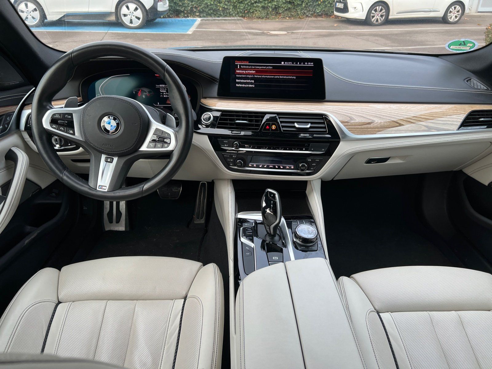 Fahrzeugabbildung BMW 520d xDrive M Sport +STHZG+20'' Ind.+Leder Ind.+