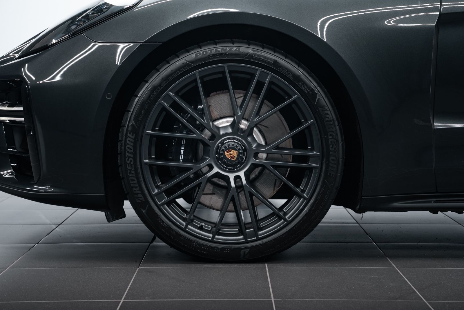 Fahrzeugabbildung Porsche Panamera GTS TOP/NEU/DT. FZG/BURMESTER/PANO