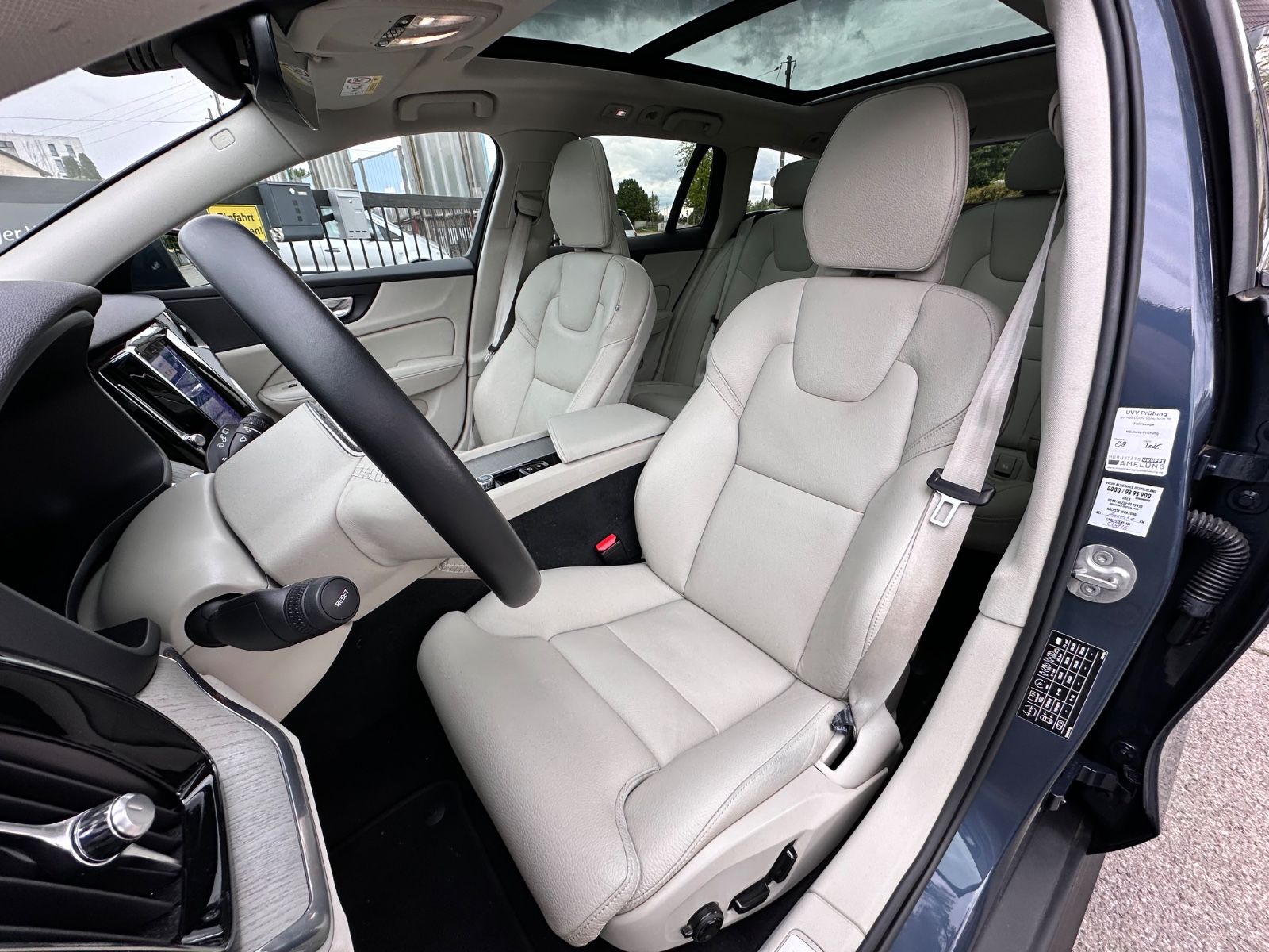Volvo V60 Cross Country Plus AWD Navi Leder Pano ACC foto 9