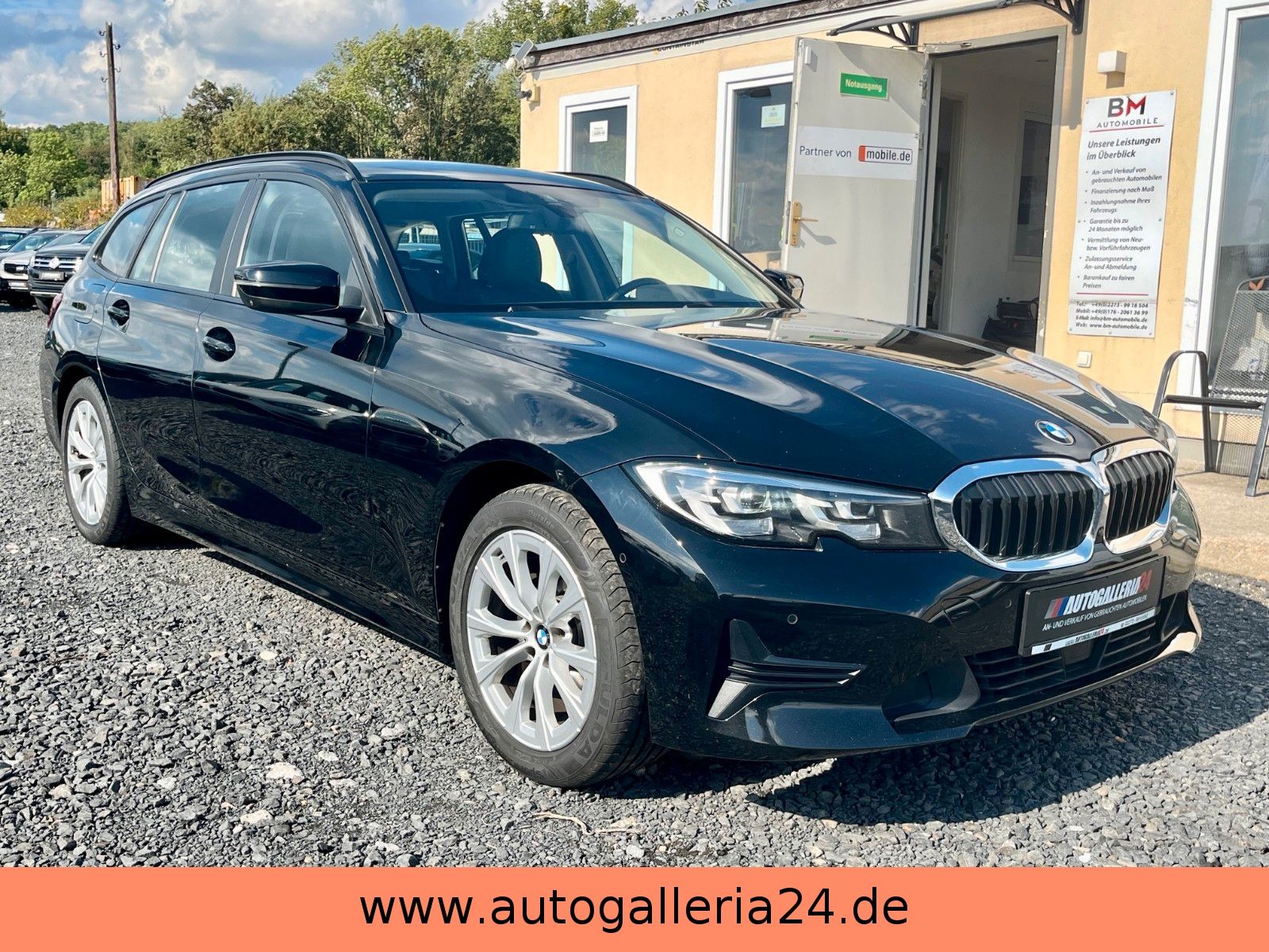 Fahrzeugabbildung BMW 318d Tour Navi Leder Kamera HUD Alarm SPORTSITZE