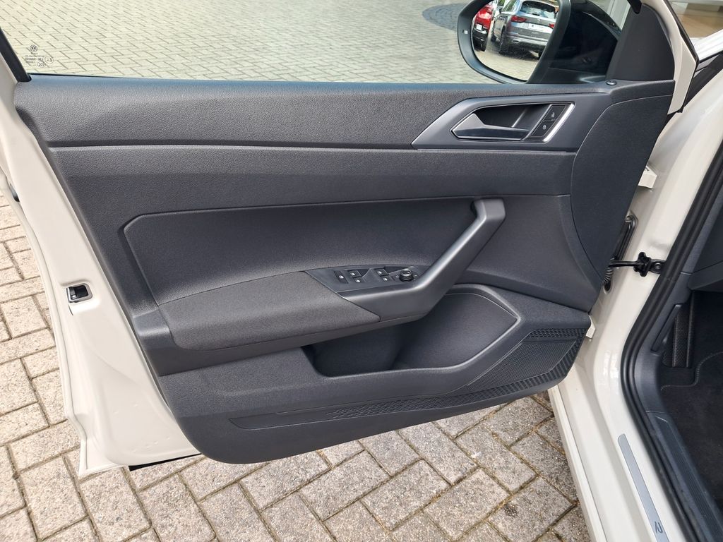 VW Taigo 1.5 TSI DSG R-Line Schiebedach AHK Matrix - Bild 6