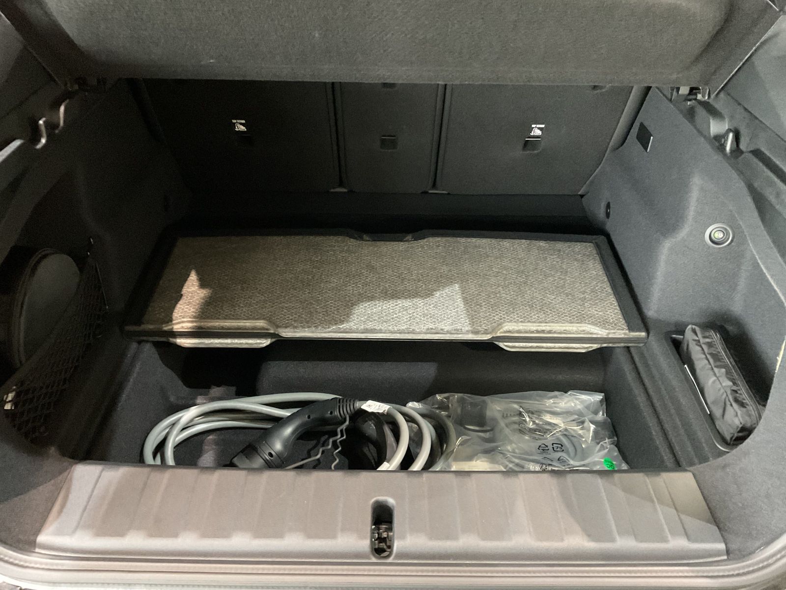 Fahrzeugabbildung BMW iX2 xDrive30 |Aktivsitz |M Sportpaket |19 M LMR