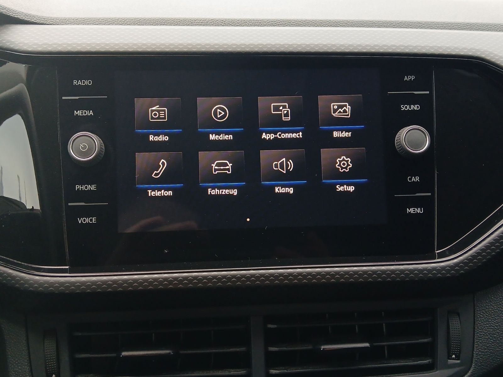 Fahrzeugabbildung Volkswagen T-Cross TSI Life DSG LED Klima RFK LM