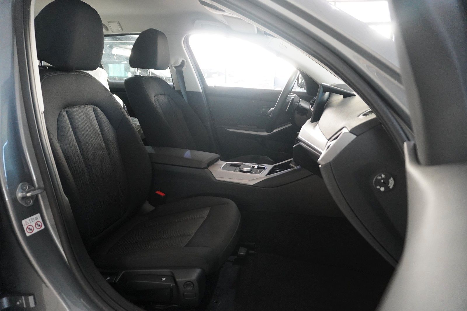 Fahrzeugabbildung BMW 320D TOURING X-DRIVE NAVI/LED/VIRTU./SHZ/DAB+