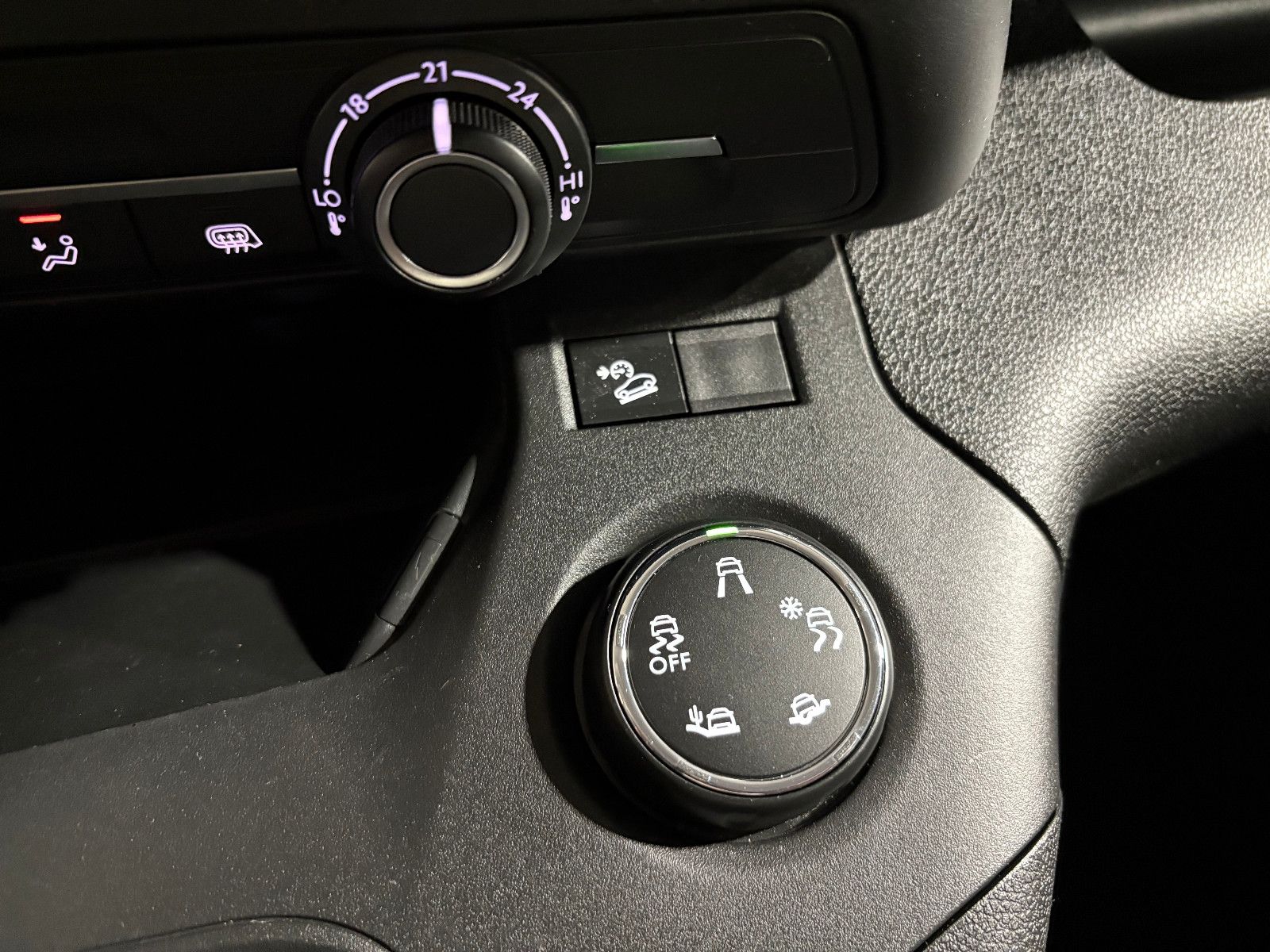 Fahrzeugabbildung Opel Combo E Cargo Edition/2-SITZ/APPLE/AHK/KLIMA