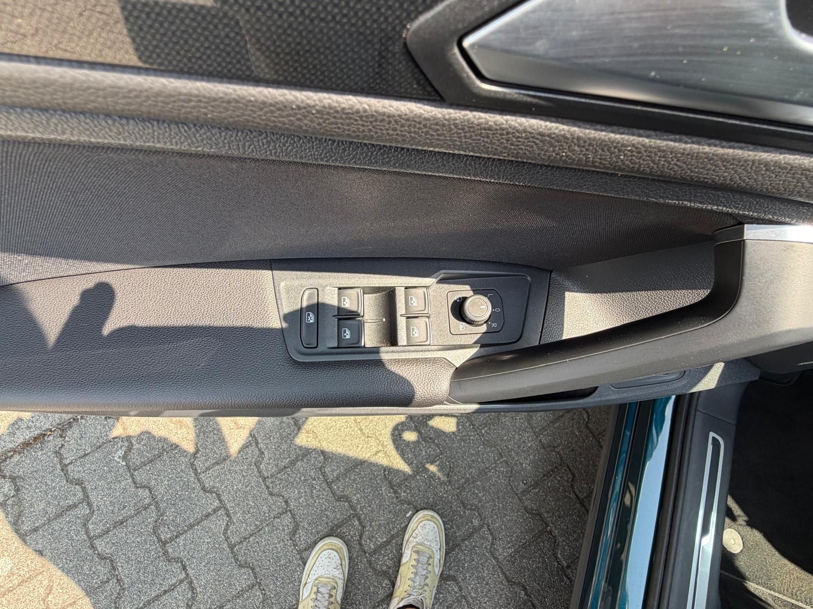 Fahrzeugabbildung Volkswagen Tiguan 1.4 TSI eHyb Elegan >VIRTU+MATR+HEAD+KAM+