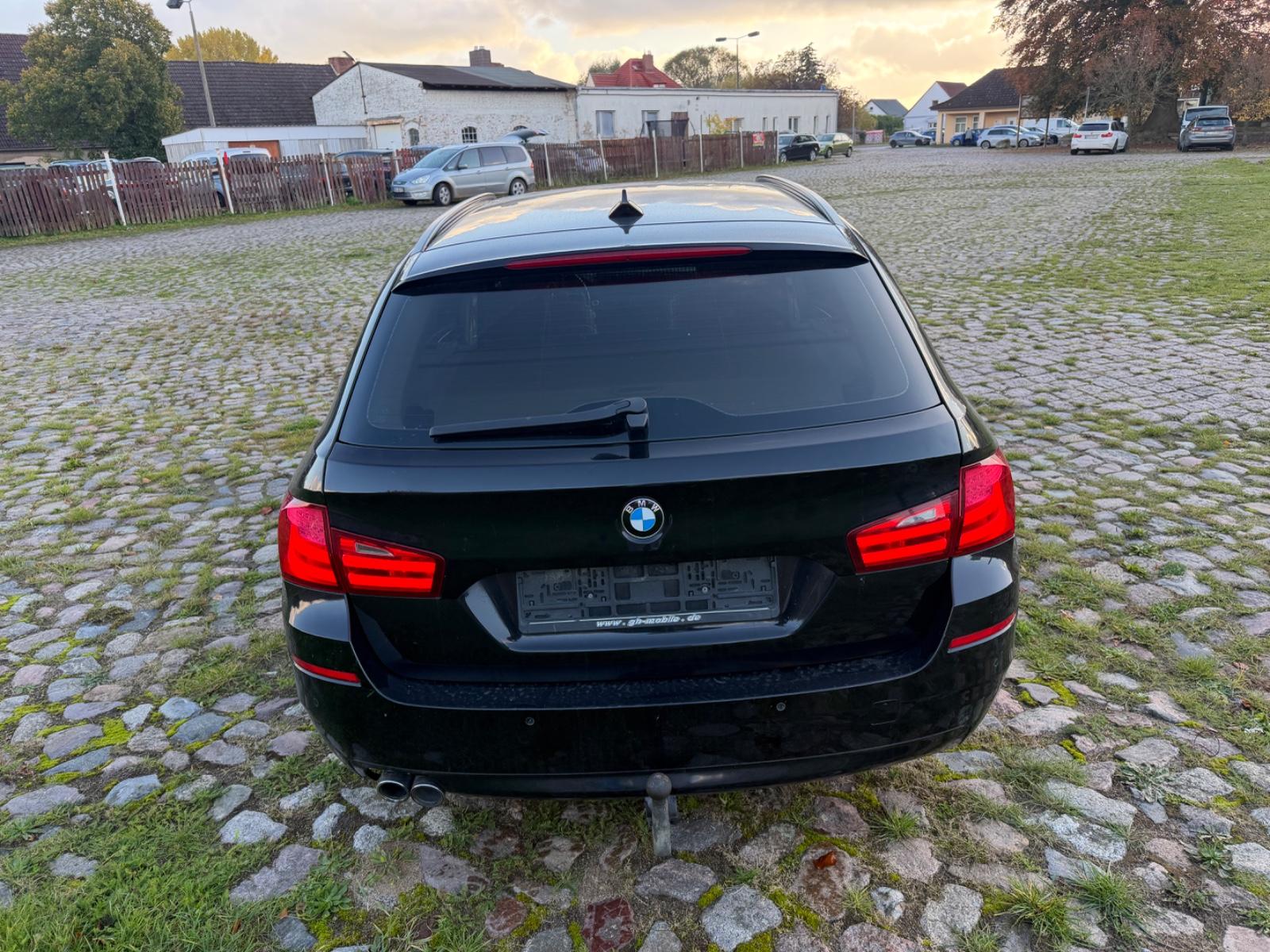 BMW 525 2011 — photo 14