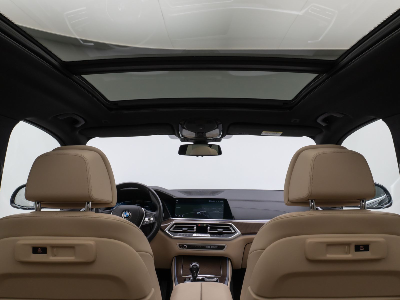 Fahrzeugabbildung BMW X5 xD45e XLine Panorama DAB H/K SoftCL AHK Sport