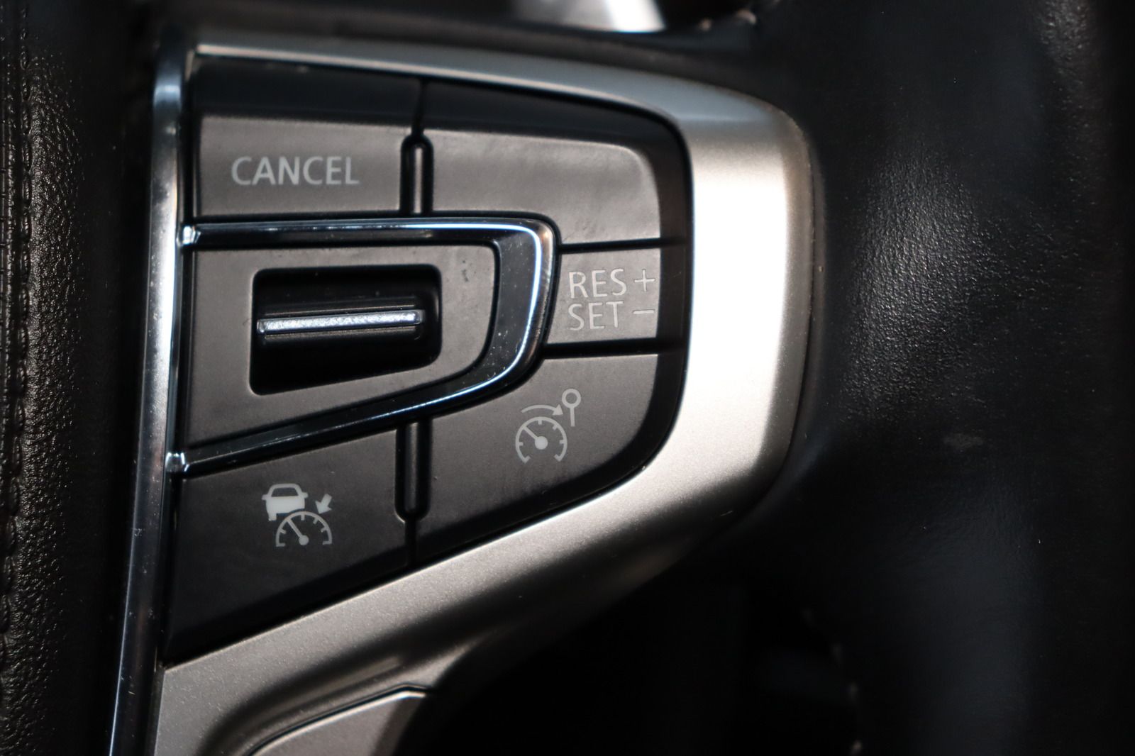 Fahrzeugabbildung Mitsubishi Outlander PHEV 2.4 Plus 4WD